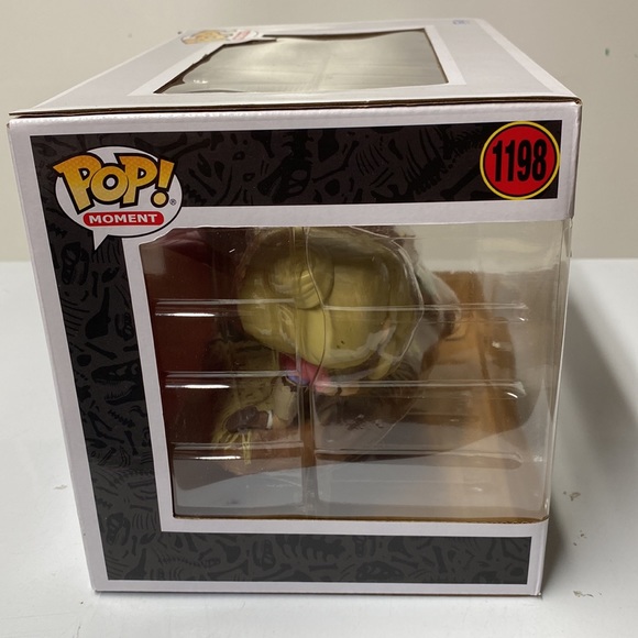 Funko pop moments: Dr. Sattler with Triceratops - Picture 4 of 5
